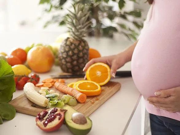Pesticides pendant la grossesse et l’allaitement : un risque d’allergie et d’asthme augmenté chez l’enfant ?